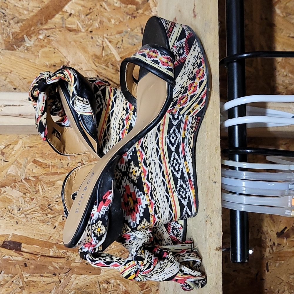 BAMBOO Sandals - Picture 2 of 5